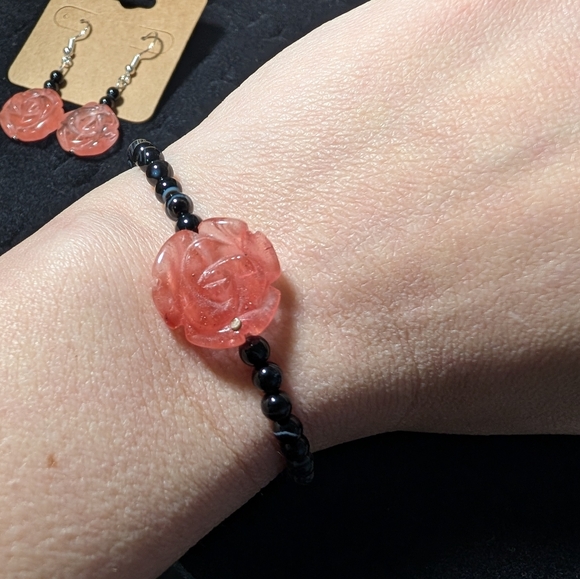 Black Onyx And Carved Cherry Quartz Rose Jewelry Set - Earrings and Bracelet - Picture 4 of 5